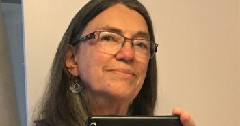 Ingrid Wendt – Leaving the House